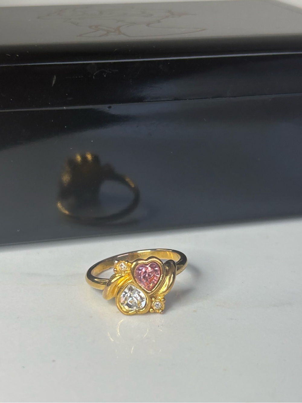 Vintage Avon 1994 Double Heart Ring Pink Clear Rhinestone Gold Tone Sz 9 NIB